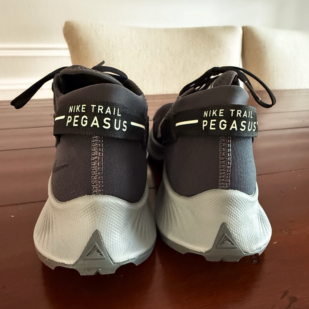 Nike Women’s Pegasus Trail 2 Sneakers - Picture 11 of 11
